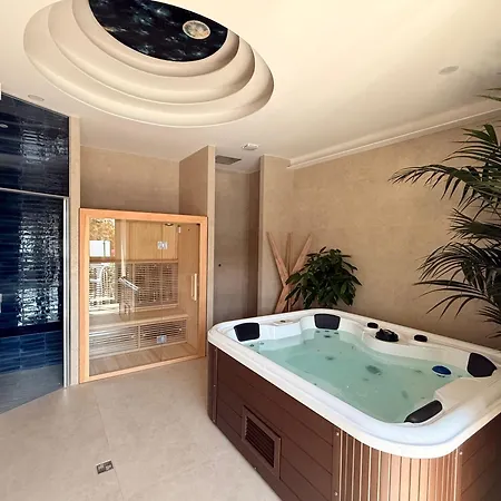 Love hotel Haven & - *