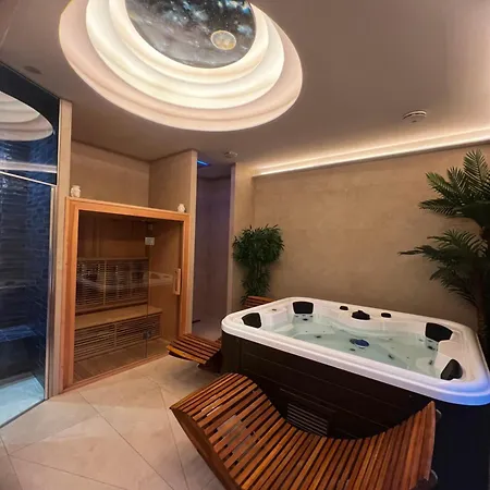 Liebeshotel Haven & - *